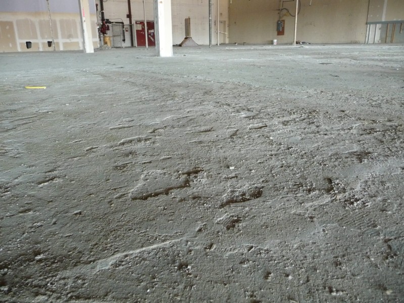 Шлифовка и выравнивание для полировки бетонного пола