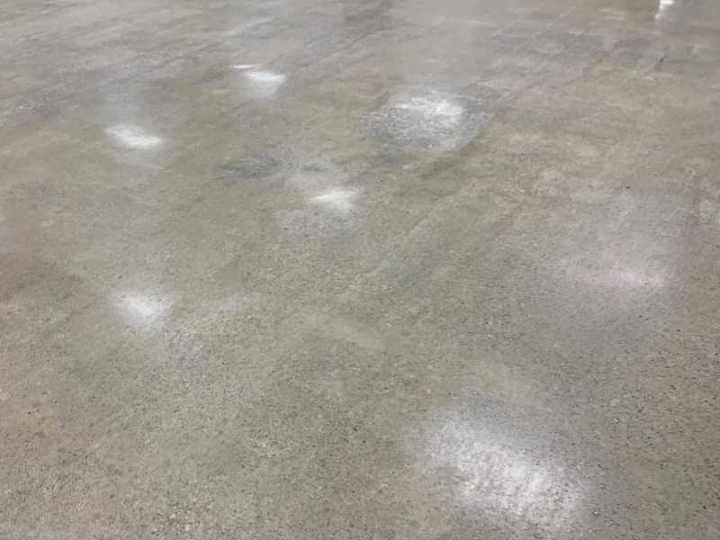 Как тип напольного покрытия влияет на скорость износа подложки